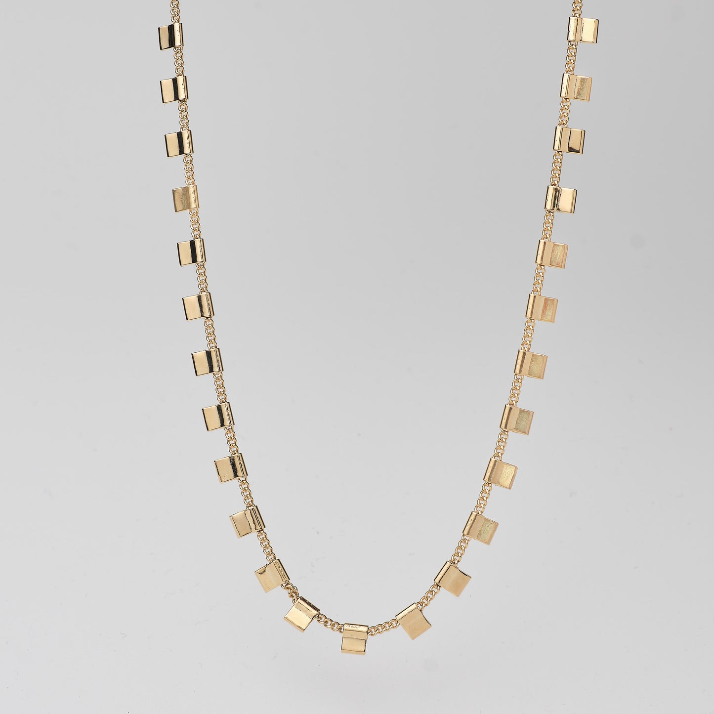 Golden Square Choker Necklace – Modern Minimalist (6.3)