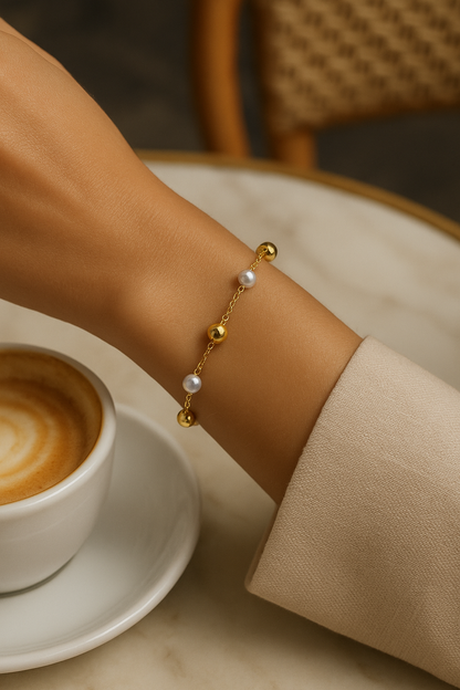 Bracelet Ball Flat #375 – Pearls & Gold Minimalism
