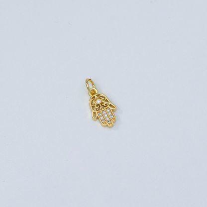 Elegant Circular Link Gold Bracelet – Lucky Charm Edition